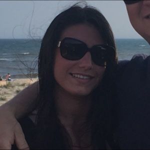 Meet your Posher, Dominique